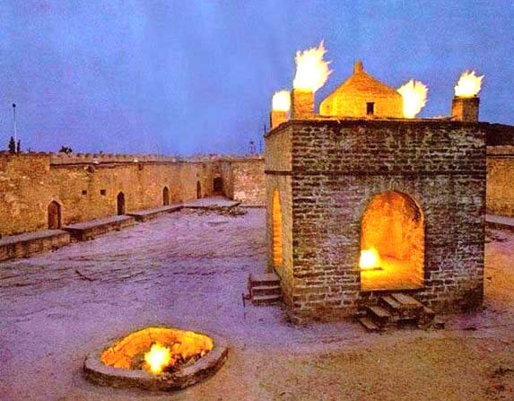 Храм огнепоклонников в Сураханы Атешгях Перевод азербайджанского, турецкого, русского языка - Храм со времен огнепоклонников Атешгях в Сураханы