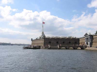 Петропавловскую крепость (1780 г.) историческое ядро города - Перевод русского, азербайджанского, турецкого языка